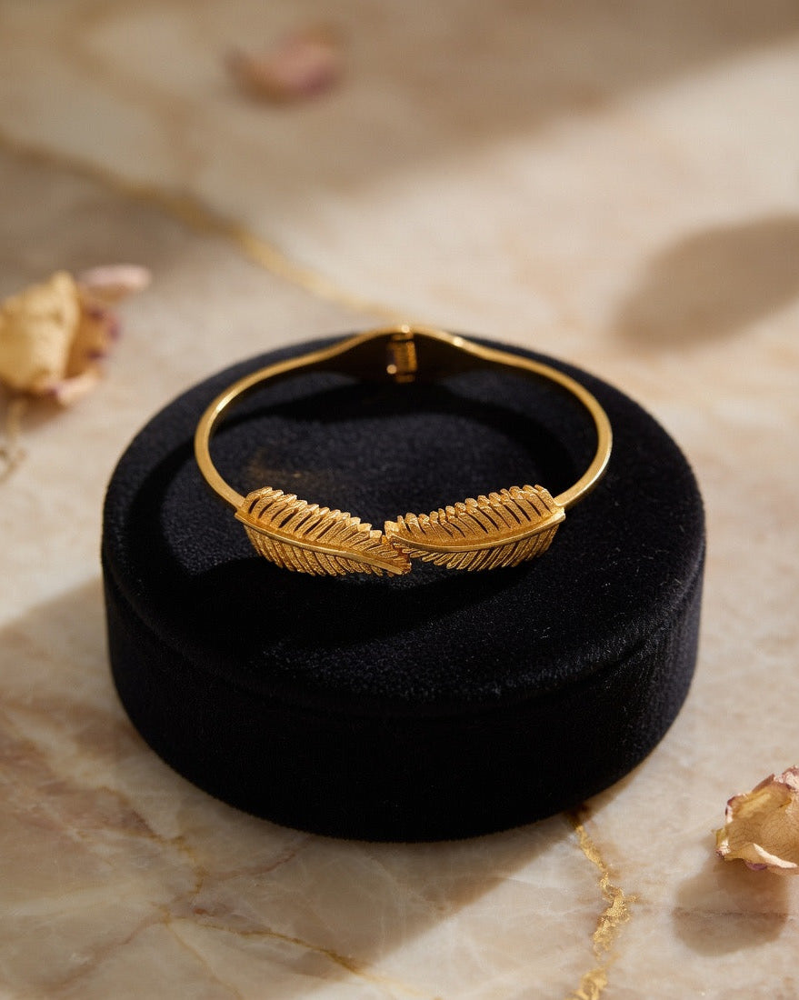 Double leaf feather adjustable bracelet