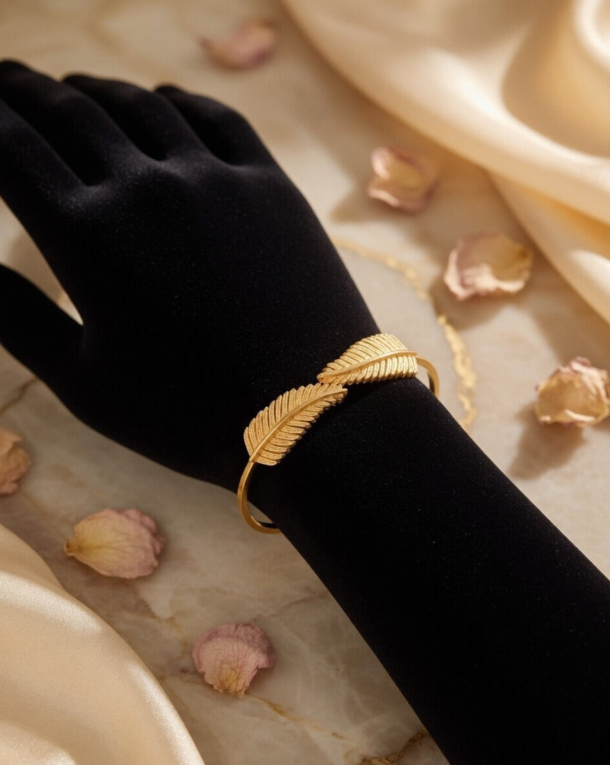 Double leaf feather adjustable bracelet