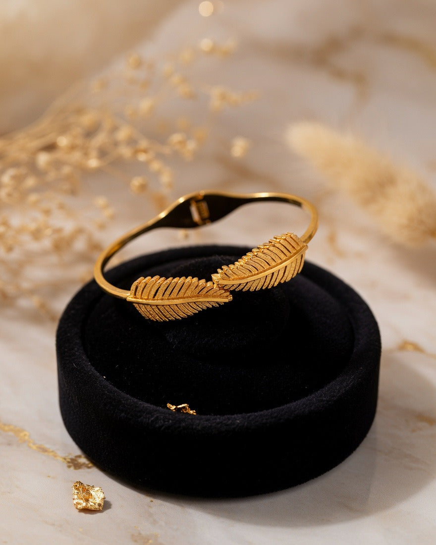 Double leaf feather adjustable bracelet