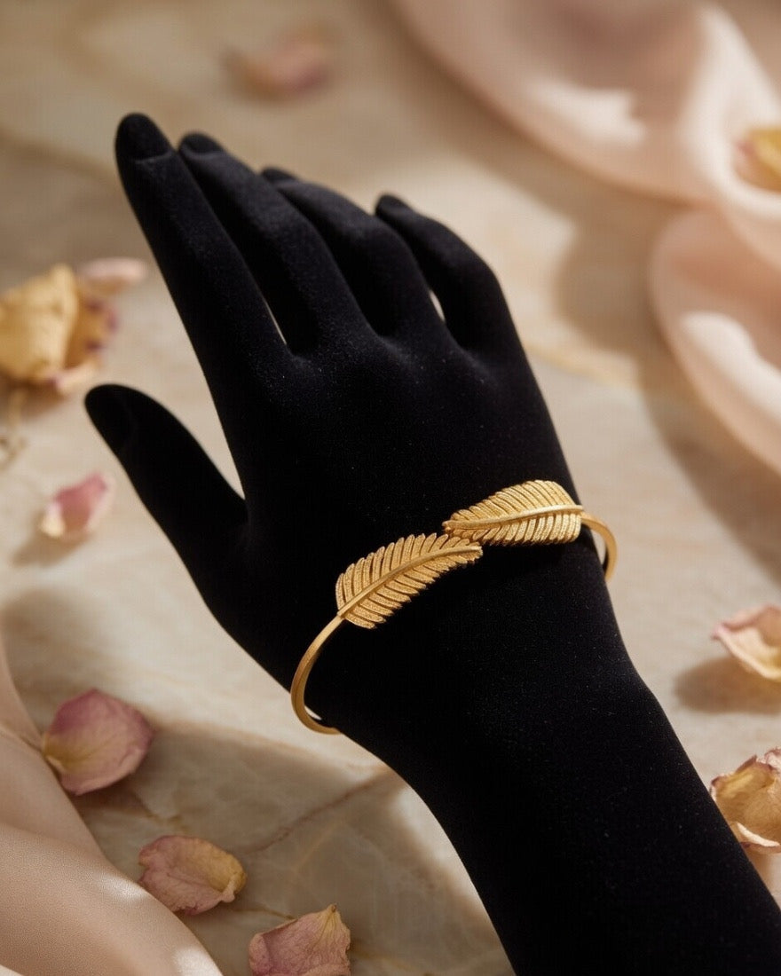 Double leaf feather adjustable bracelet