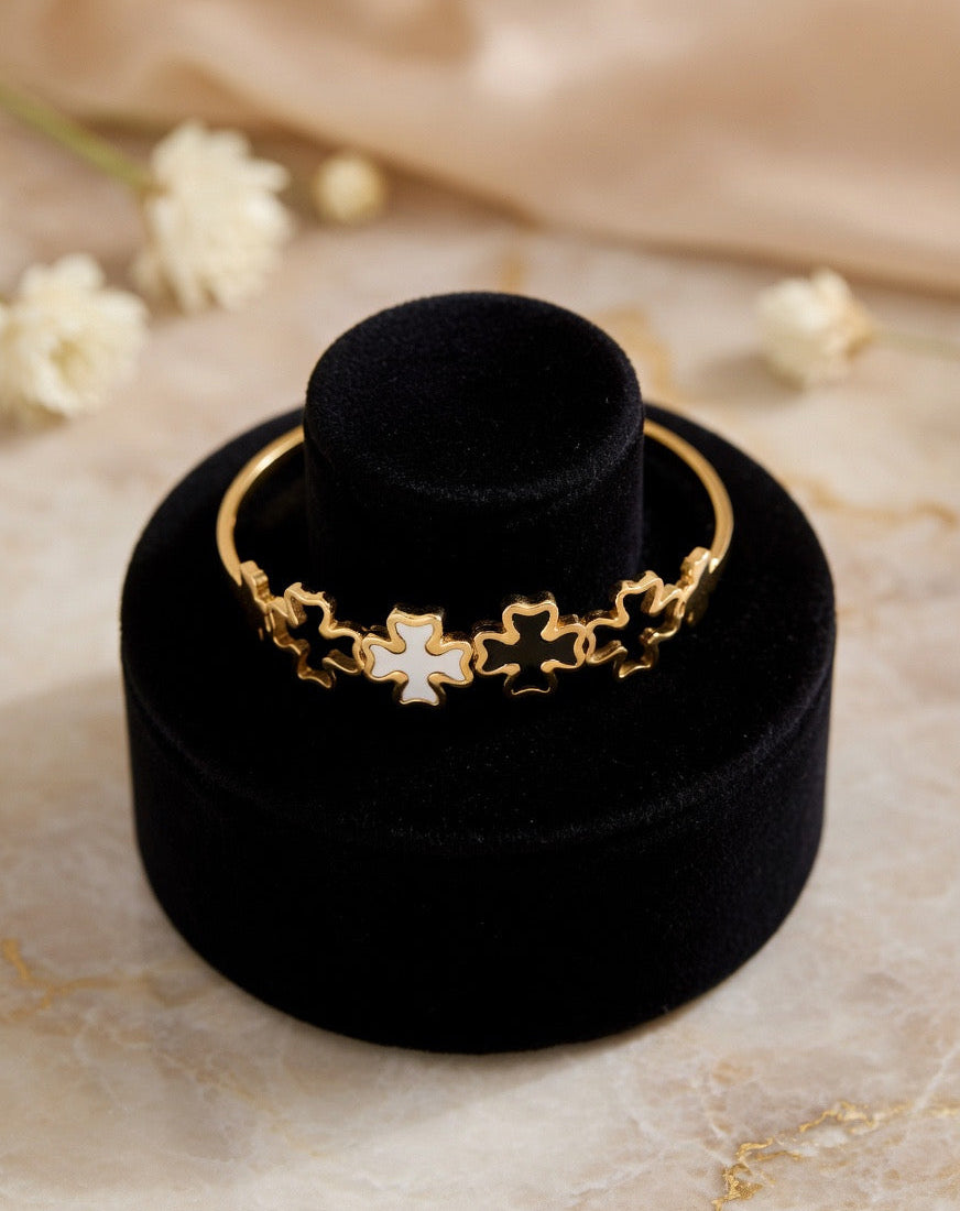 Black and white four leaf clover adjustable bracelet