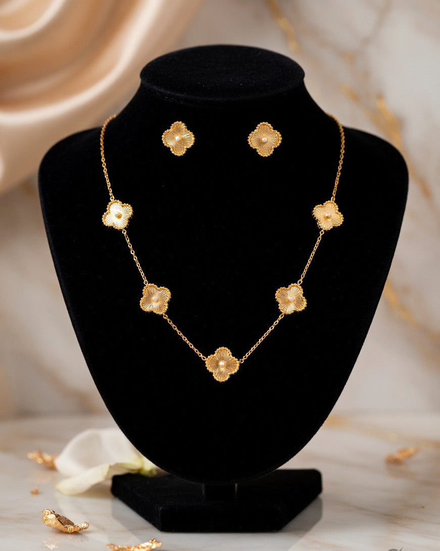 Elegant Clover Motif  Station Necklace